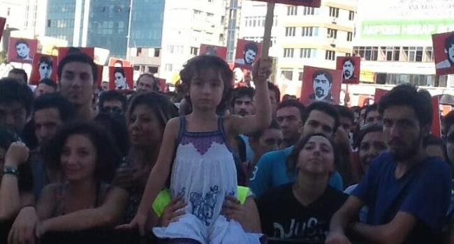 /galeriler/foto/20130915-1420-eylulde-gel-mitingi-kadikoy-15-eylul-2013/eylulde-gel-mitingi-kadikoy-15-eylul-2013-1.jpg