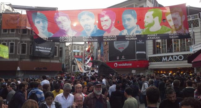 /galeriler/foto/20140531-1518-haziran-direnisi-1-yili-eylemi-taksim-31-mayis-2014/haziran-direnisi-1-yili-eylemi-taksim-31-mayis-2014-1.jpg