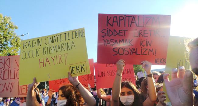 /galeriler/foto/20200806-2336-kadinlar-kadikoyde-toplandi-istanbul-sozlesmesinden-vazgecmeyecegiz/kadinlar-kadikoyde-toplandi-istanbul-sozlesmesinden-vazgecmeyecegiz-1.jpg