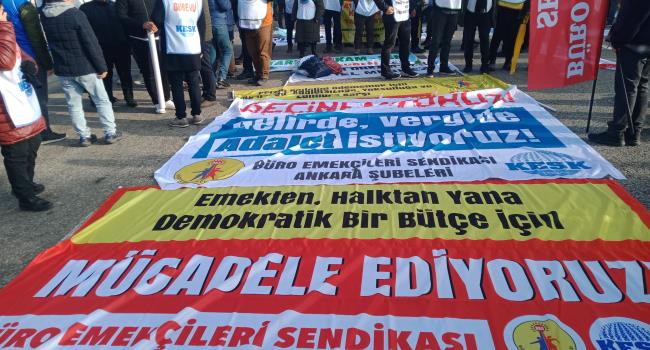 /galeriler/foto/20241201-0103-keskten-ankarada-miting/keskten-ankarada-miting-1.jpg