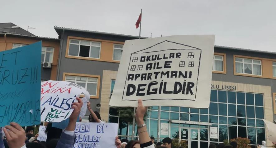 /images/haber/akpnin-23-yillik-egitim-politikasi-kriz-kaos-yaptim-oldu-g-umut.jpg