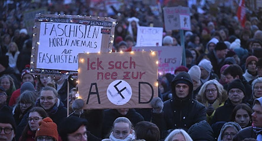 /images/haber/almanya-antifasizmi-kesfediyor.jpg