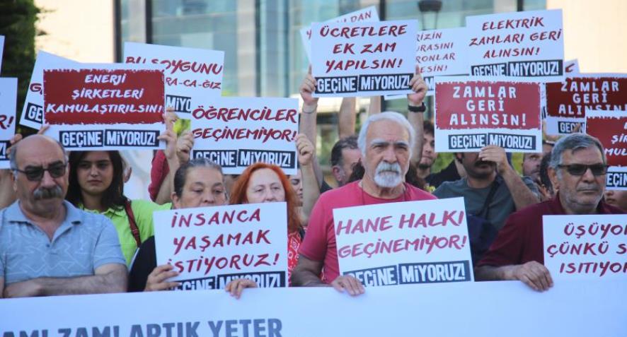 /images/haber/moodys-puan-arttirdi-saray-rejimi-emekcilerin-bogazini-sikmaya-hazir-saldiri-dalgasi-ancak-isci-sinifinin-orgutlumesru-mucadelesiyle-puskurtulebilir.jpg